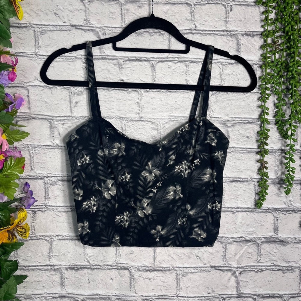 «🌼3/$30🌼Hollister Floral Printed Cami Cropped Top Size Large